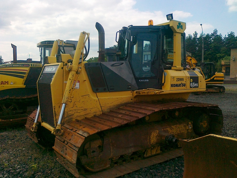 Бульдозер Komatsu D65PX-15EO купить в компании Рабочие Машины