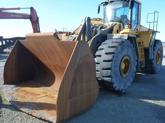 Фронтальный погрузчик Volvo L 220F купить в компании Рабочие Машины