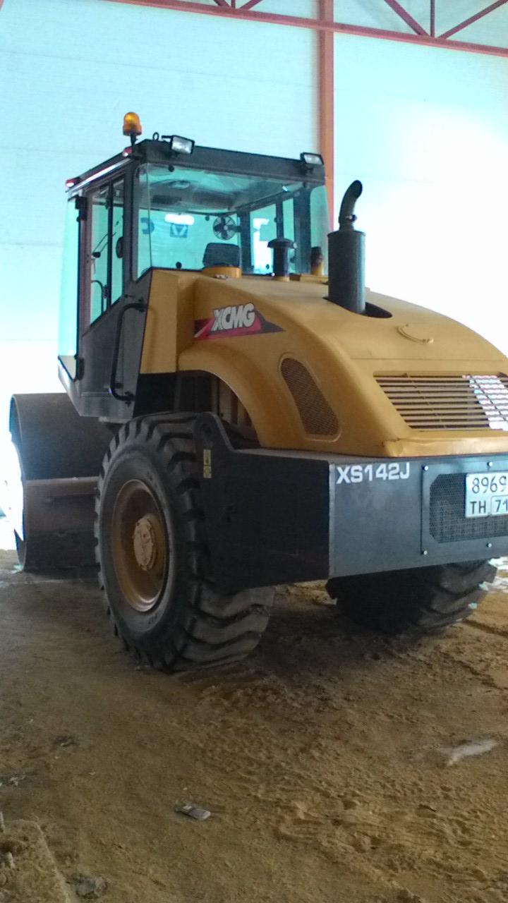 Каток дорожный XCMG XS 142J купить в компании Рабочие Машины