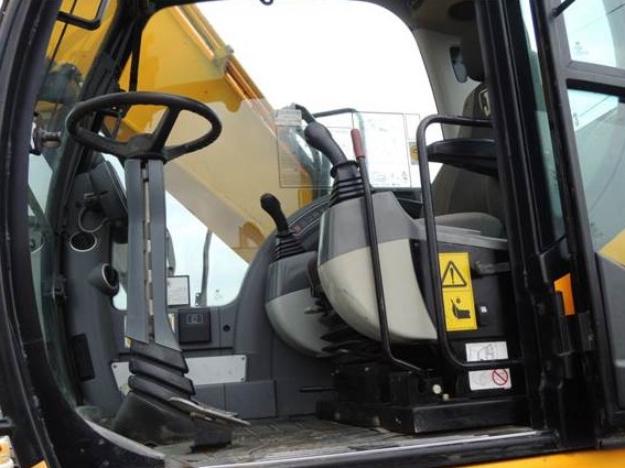 Колесный экскаватор JCB JS175W купить в компании Рабочие Машины