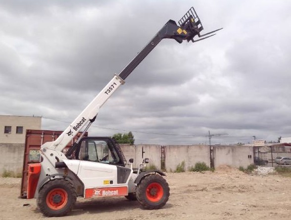 Телескопический погрузчик Bobcat T3571 купить в компании Рабочие Машины