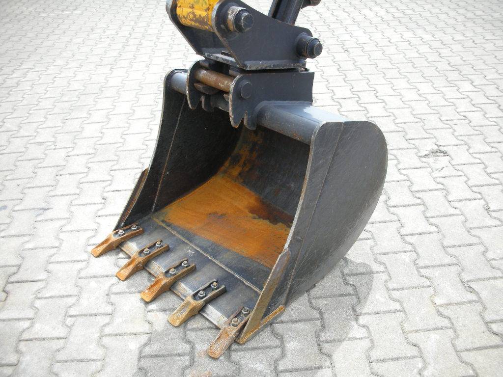 Мини-экскаватор JCB 8065 RTS купить в компании Рабочие Машины