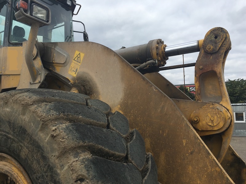 Фронтальный погрузчик KOMATSU WA 600-6 купить в компании Рабочие Машины