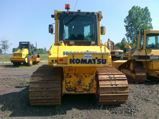 Бульдозер Komatsu D65PX-15EO купить в компании Рабочие Машины
