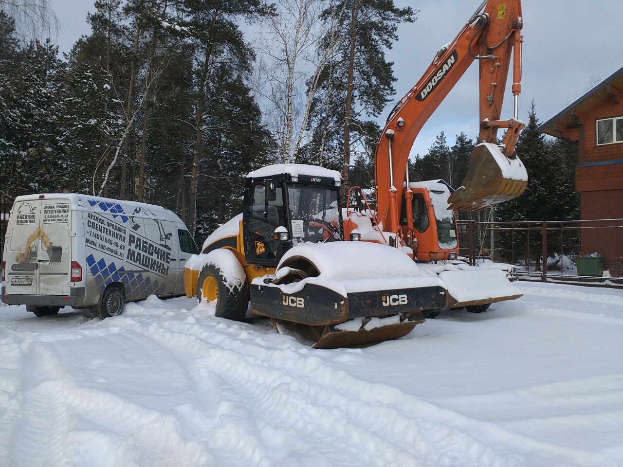 Каток дорожный JCB VIBROMAX VM 166D купить в компании Рабочие Машины