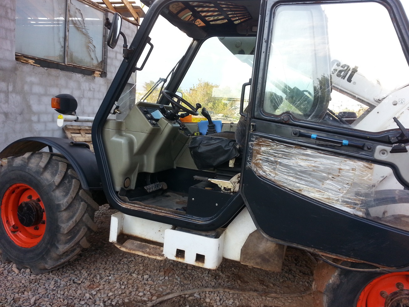 телескопический погрузчик Bobcat T3571 купить в компании Рабочие Машины