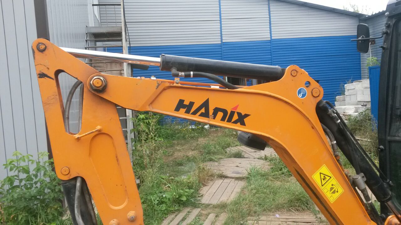 Мини - экскаватор гусеничный HANIX H17D купить в компании Рабочие Машины