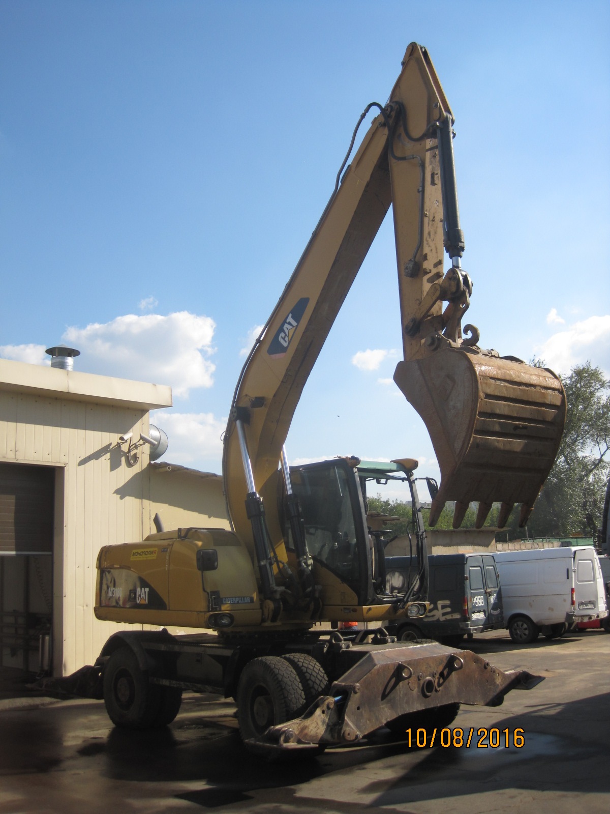 Колесный экскаватор CATERPILLAR M318D купить в компании Рабочие Машины