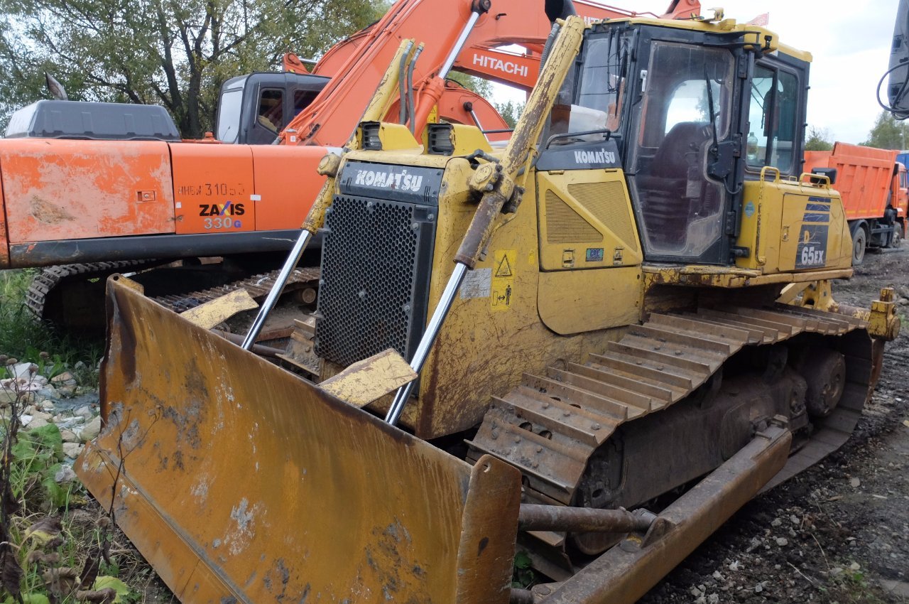 Бульдозер KOMATSU D65 EX-16 2013 г/в купить в компании Рабочие Машины
