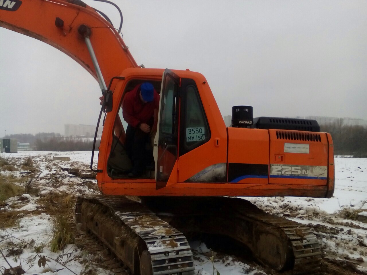 Гусеничный экскаватор DOOSAN / DAEWOO SOLAR 225NLCV купить в компании Рабочие Машины