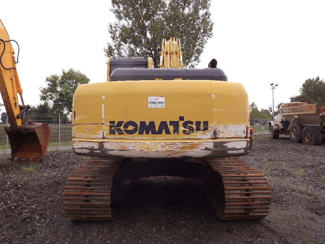 Гусеничный экскаватор Komatsu PC210LC-8 купить в компании Рабочие Машины