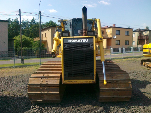 Бульдозер Komatsu D65PX-15EO купить в компании Рабочие Машины