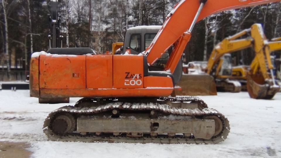Гусеничный экскаватор HITACHI ZAXIS 200, 2005 купить в компании Рабочие Машины