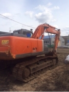 экскаватор гусеничный Hitachi ZX 200 купить в компании Рабочие Машины