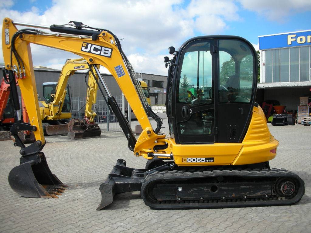 Мини-экскаватор JCB 8065 RTS купить в компании Рабочие Машины