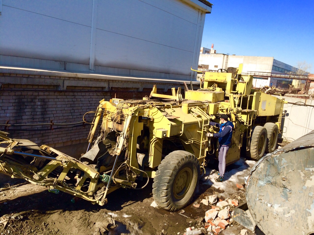 фреза дорожная - Komatsu GC380F-1 купить в компании Рабочие Машины