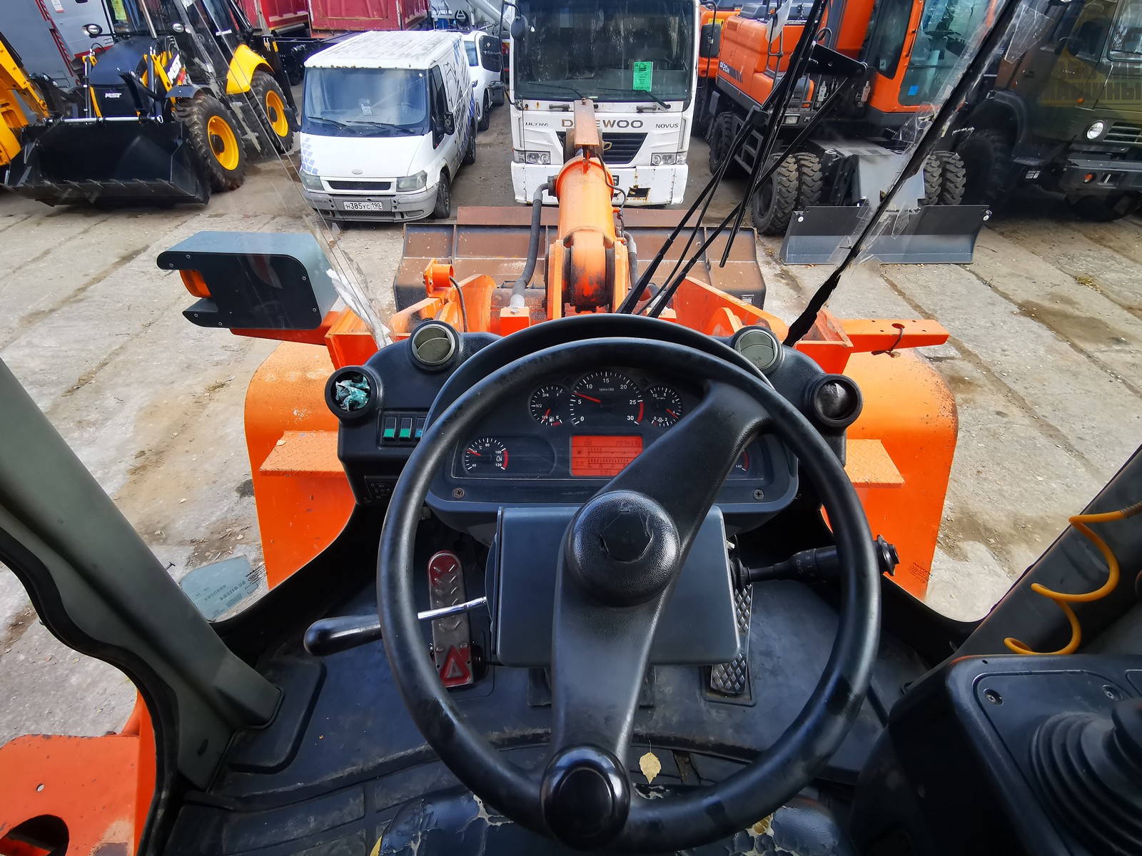 5663 Фронтальный погрузчик DISD SD300 2018  купить в компании Рабочие Машины
