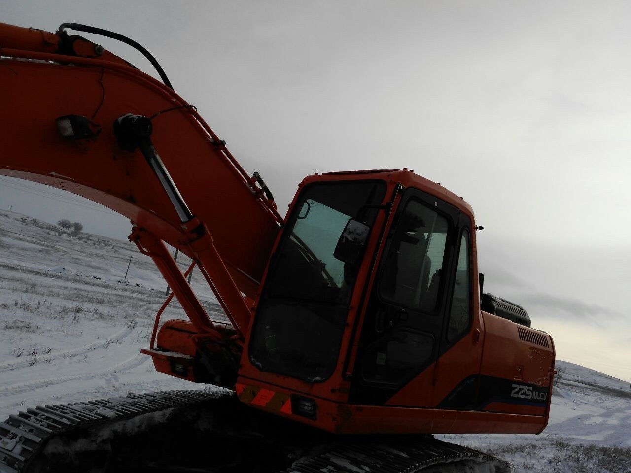 Гусеничный экскаватор DOOSAN / DAEWOO SOLAR 225NLCV купить в компании Рабочие Машины