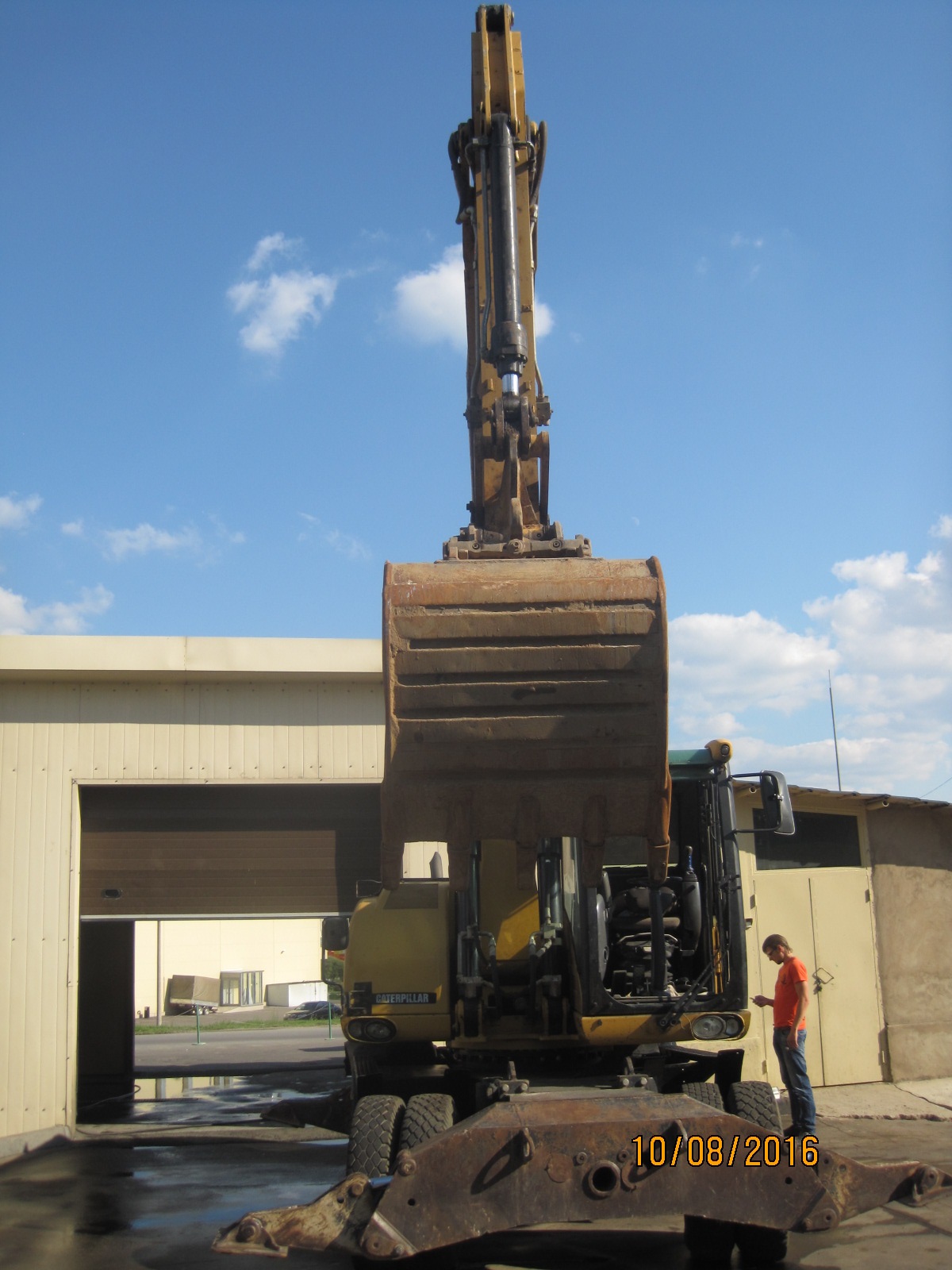Колесный экскаватор CATERPILLAR M318D купить в компании Рабочие Машины