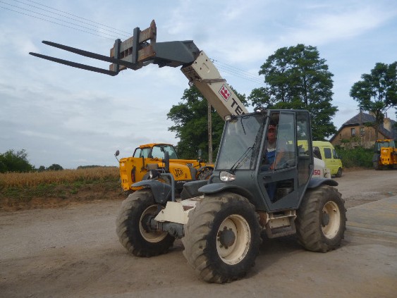Телескопический погрузчик Terex T350 купить в компании Рабочие Машины