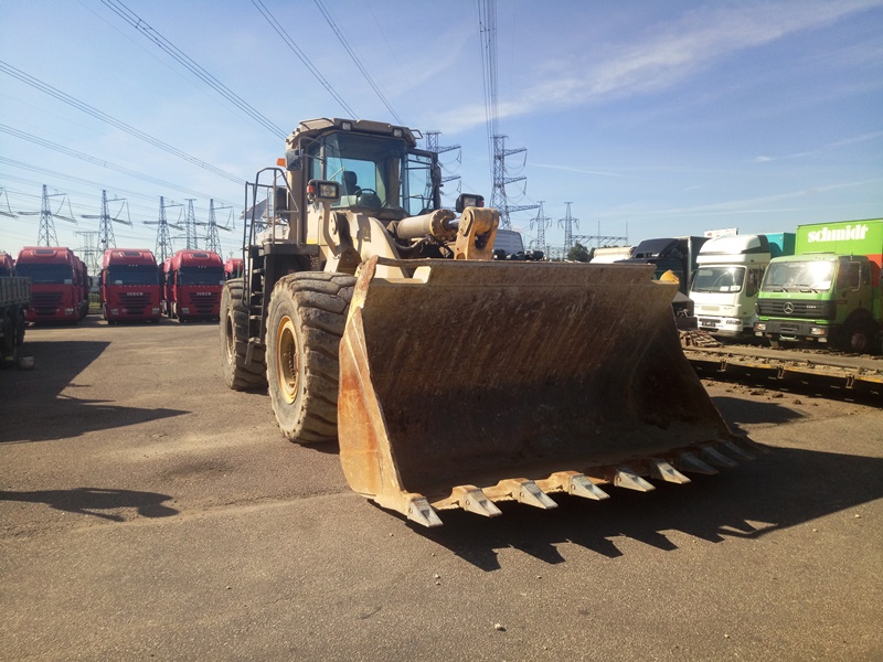Фронтальный погрузчик KOMATSU WA 600-6 купить в компании Рабочие Машины