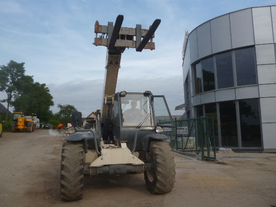 Телескопический погрузчик Terex T350 купить в компании Рабочие Машины