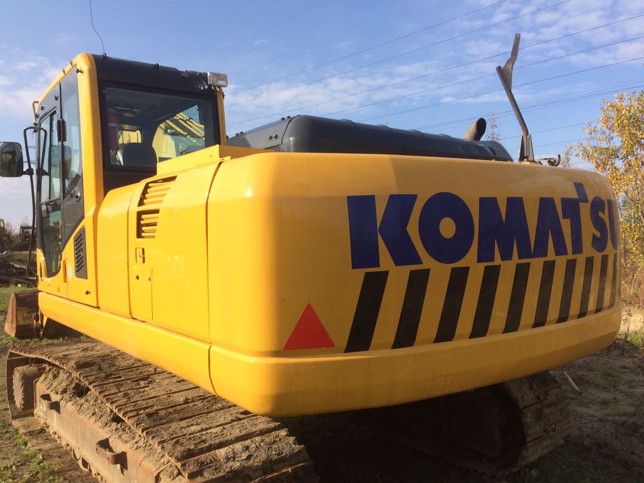 Гусеничный экскаватор KOMATSU PC220 купить в компании Рабочие Машины