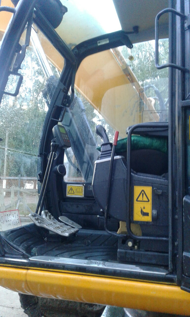 Гусеничный экскаватор JCB JS 160 купить в компании Рабочие Машины