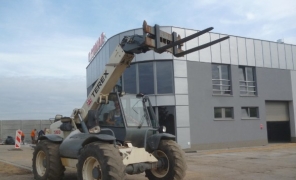 Телескопический погрузчик Terex T350