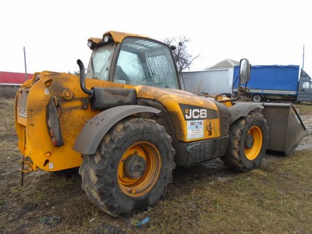 Телескопический погрузчик JCB LOADALL 531-70 купить в компании Рабочие Машины