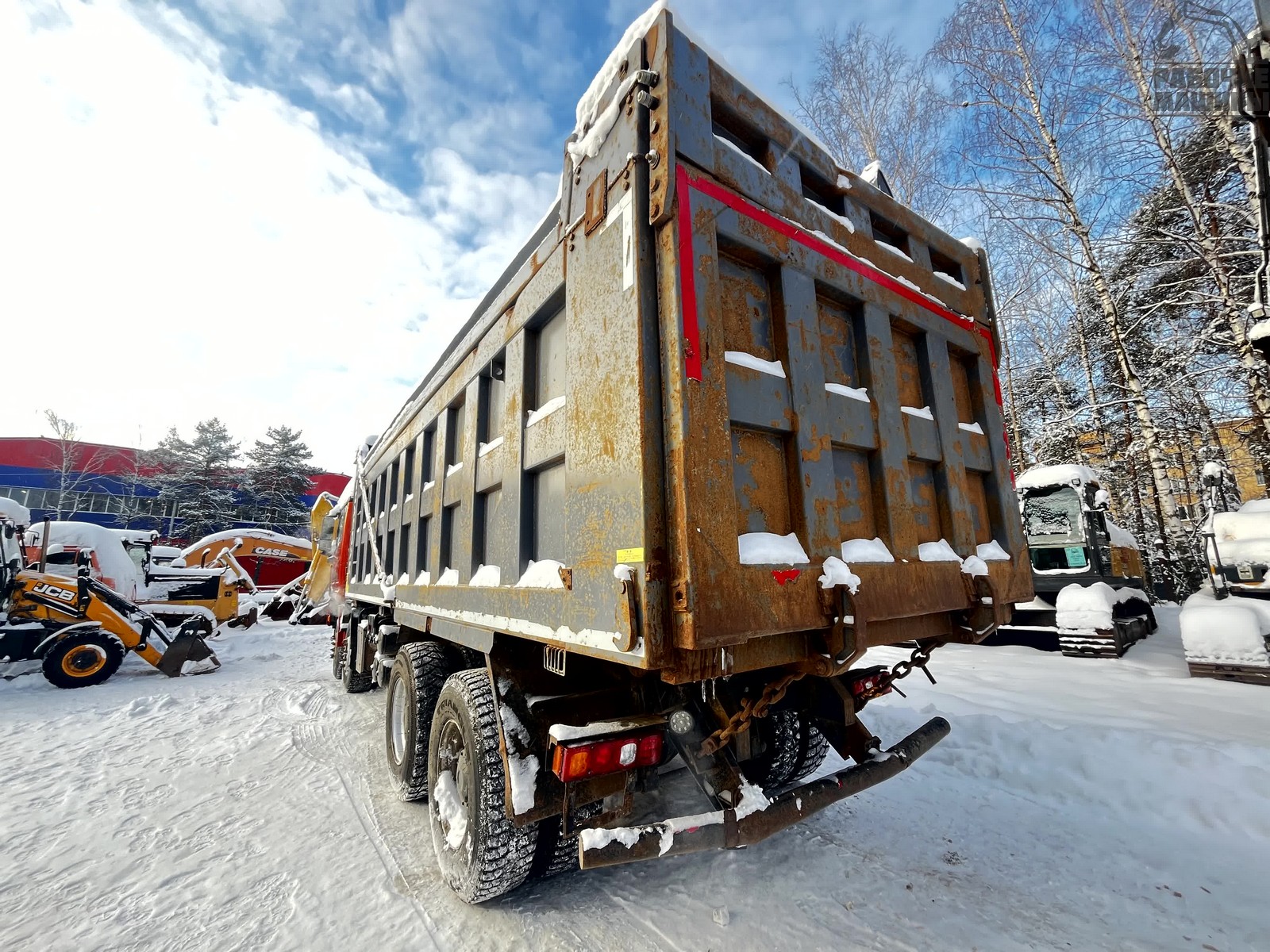 4676.Самосвал SHACMAN SX3318DT366 купить в компании Рабочие Машины