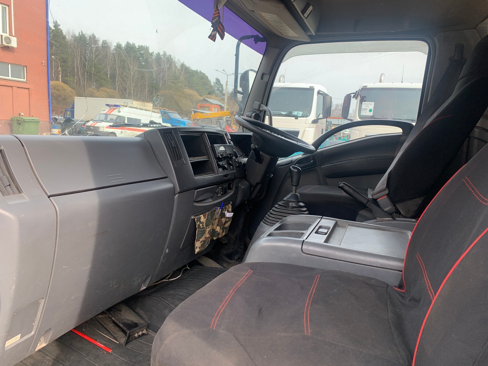 КМУ UNIC 340 на базе ISUZU FORWARD купить в компании Рабочие Машины