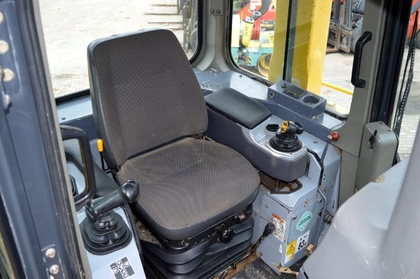 Бульдозер Komatsu D275AX-5 купить в компании Рабочие Машины