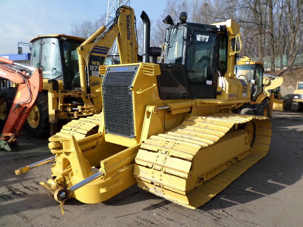 Бульдозер Komatsu D61PX-15ЕО купить в компании Рабочие Машины