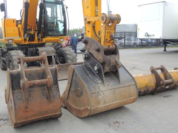 Колесный экскаватор JCB JS175W купить в компании Рабочие Машины