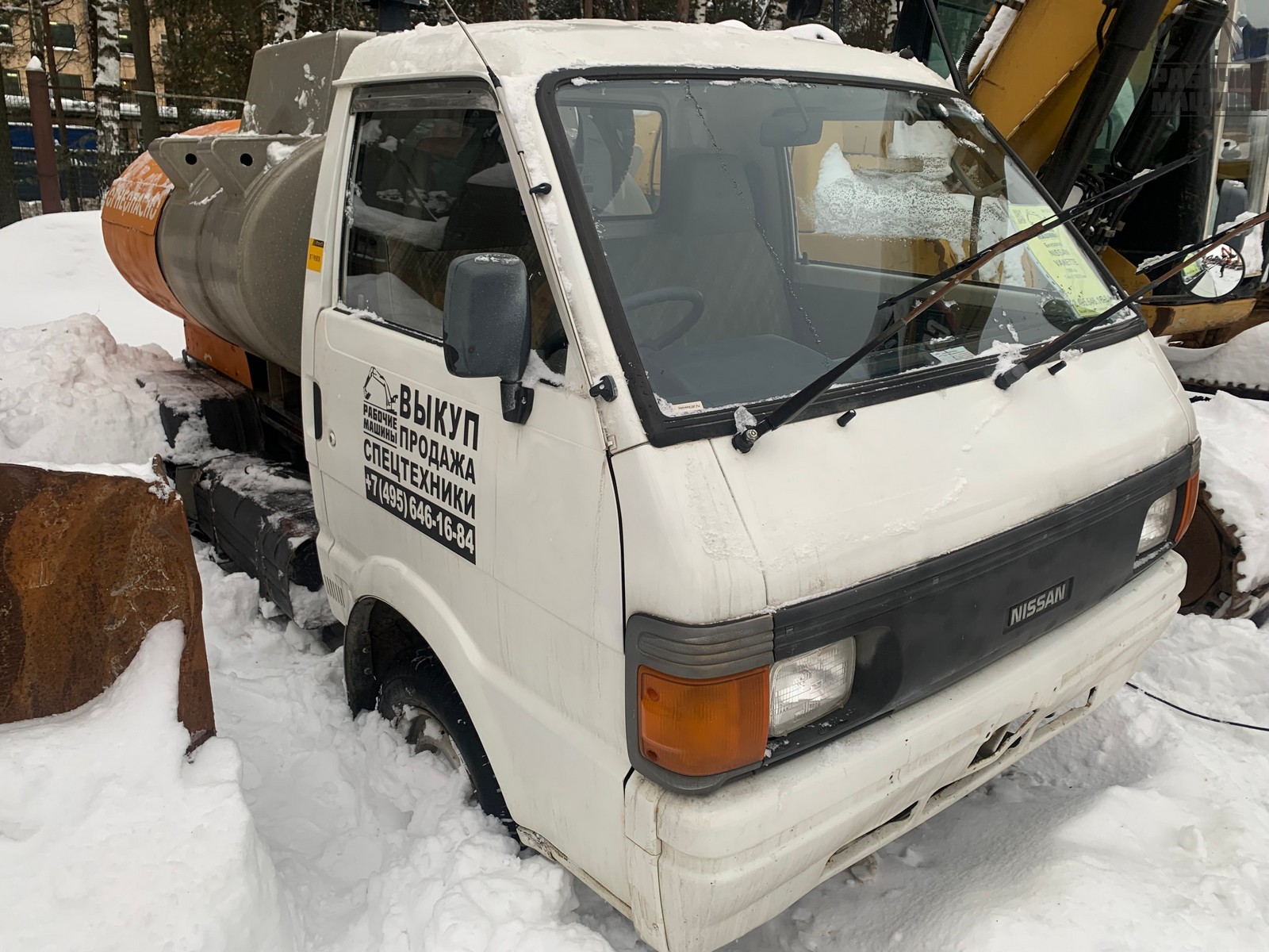 Бензовоз NISSAN VANETTE купить в компании Рабочие Машины