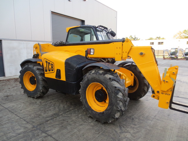 Телескопический погрузчик JCB 535-95 купить в компании Рабочие Машины
