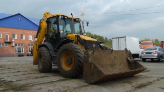 Экскаватор - погрузчик JCB 4CX купить в компании Рабочие Машины