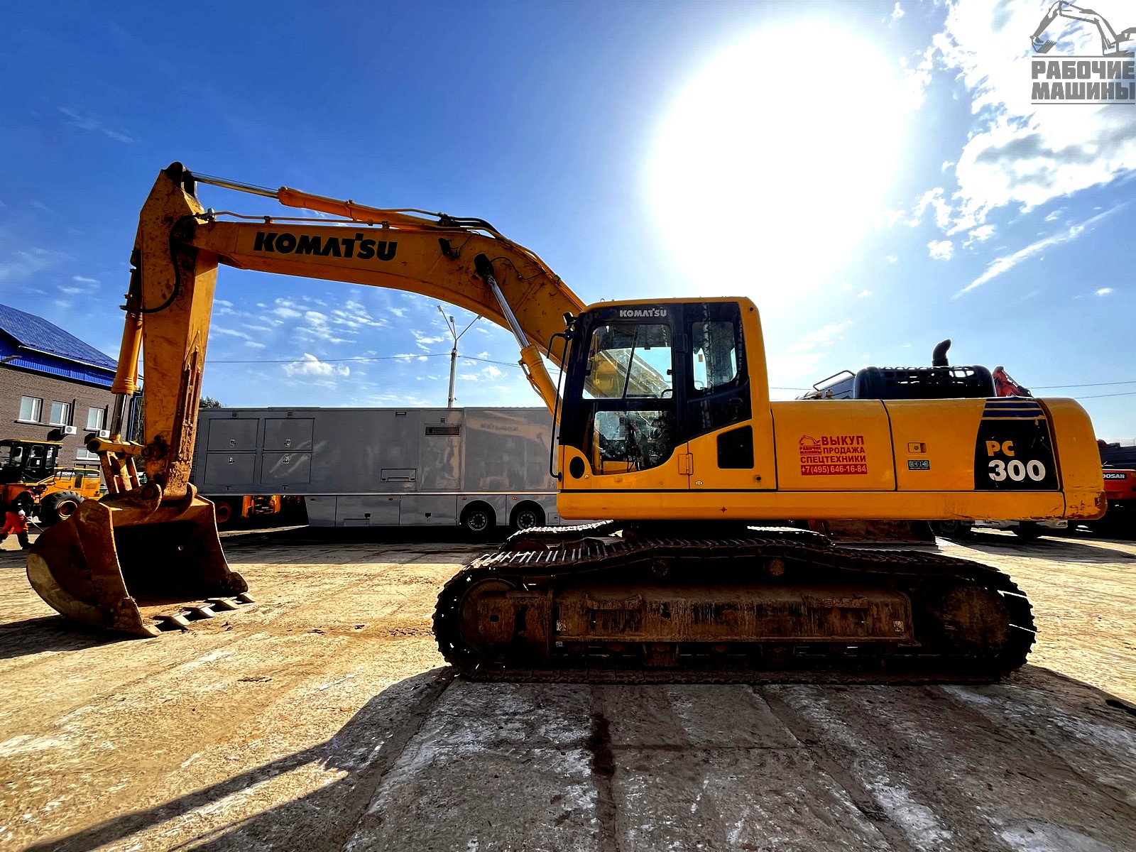 Гусеничный экскаватор KOMATSU PC300-8M0 купить в компании Рабочие Машины