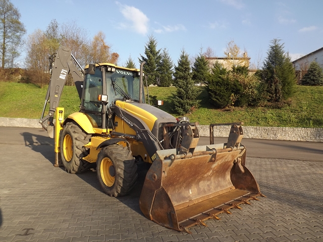 Экскаватор-погрузчик Volvo BL71 купить в компании Рабочие Машины