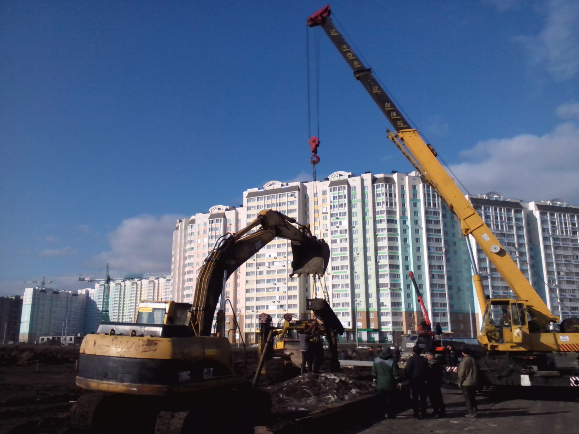 гусеничный экскаватор CAT 318 купить в компании Рабочие Машины