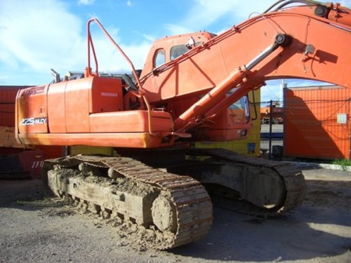 Гусеничный экскаватор DOOSAN / DAEWOO SOLAR 225NLCV купить в компании Рабочие Машины