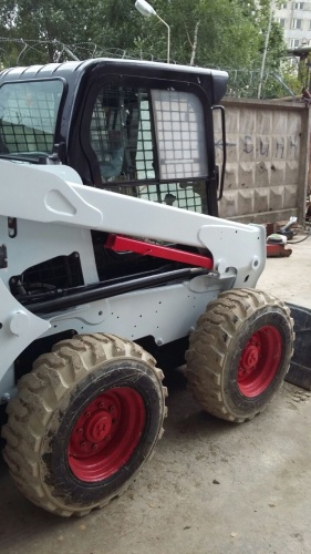 Мини - погрузчик с бортовым поворотом BOBCAT 630 купить в компании Рабочие Машины