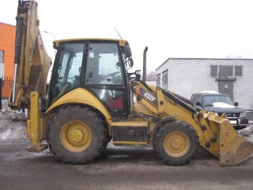 Экскаватор-погрузчик CATERPILLAR 432F купить в компании Рабочие Машины