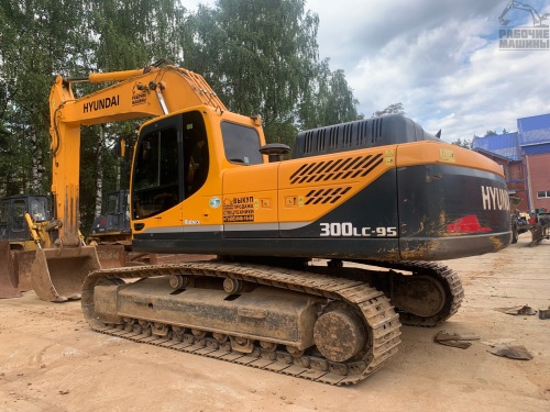 Гусеничный экскаватор Hyundai R 300lc купить в компании Рабочие Машины