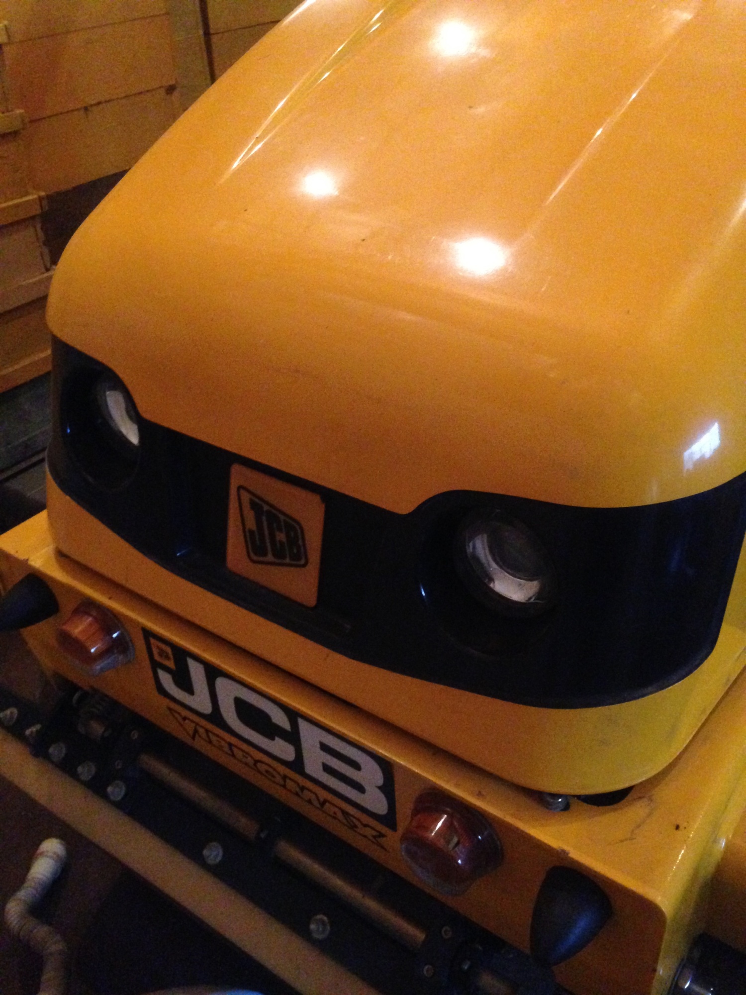 Каток (Гладковальцовый) JCB VIBROMAX VMT 160 купить в компании Рабочие Машины