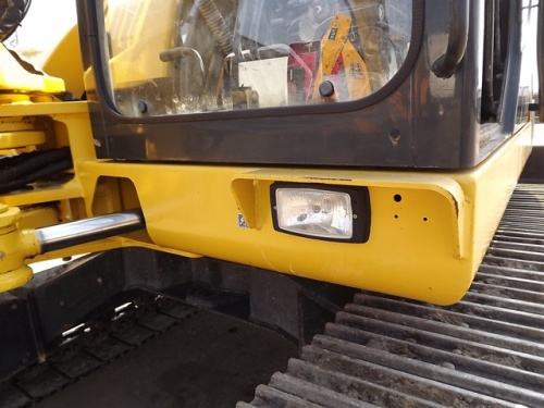 Экскаватор гусеничный Komatsu  PC110R купить в компании Рабочие Машины