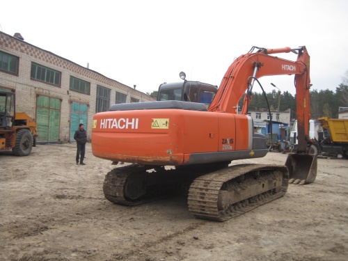 Гусеничный экскаватор HITACHI ZX 200 - 3G купить в компании Рабочие Машины