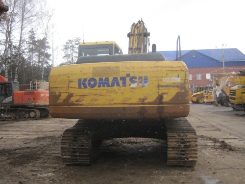 Гусеничный экскаватор KOMATSU PC200-7 2007 г/в купить в компании Рабочие Машины