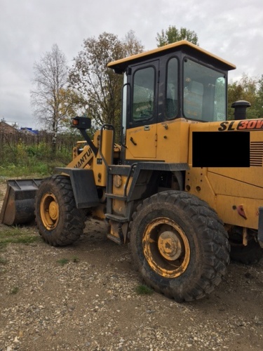 Фронтальный погрузчик SHANTUI SL30W купить в компании Рабочие Машины